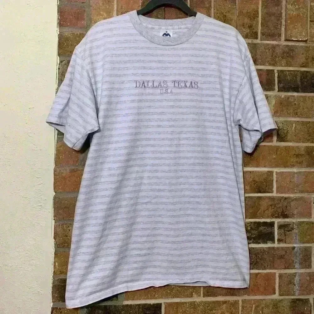 Vintage 90’s Dallas Texas USA grey and purple t shirt